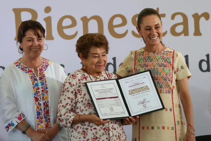 Cancelan adeudos de Fovissste y entregan escrituras en Morelos
