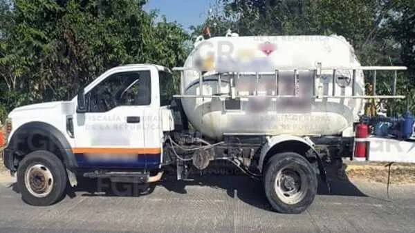 FGR detiene a conductor de pipa con 2,800 litros de gas LP sin documentos en Tabasco
