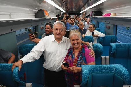 AMLO realiza gira de trabajo a bordo del Tren Maya, supervisó obras en Valladolid y Yucatán