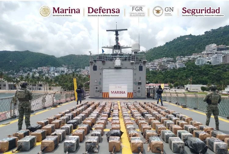 Aseguran semisumergible con 3.5 toneladas de cocaína en Guerrero