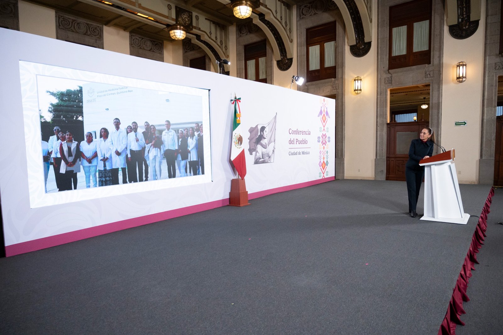 Sheinbaum inaugura clínica del ISSSTE en Playa del Carmen