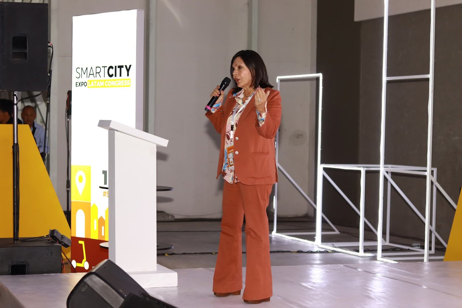 Centro destaca avances digitales y de competitividad en Smart City Expo 2025