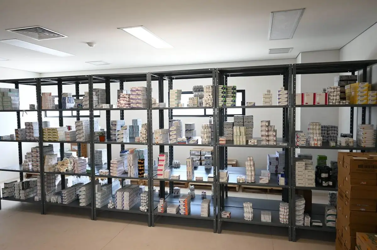 Abasto de medicinas supera 90 %, reconoce Sheinbaum pese a incumplimientos