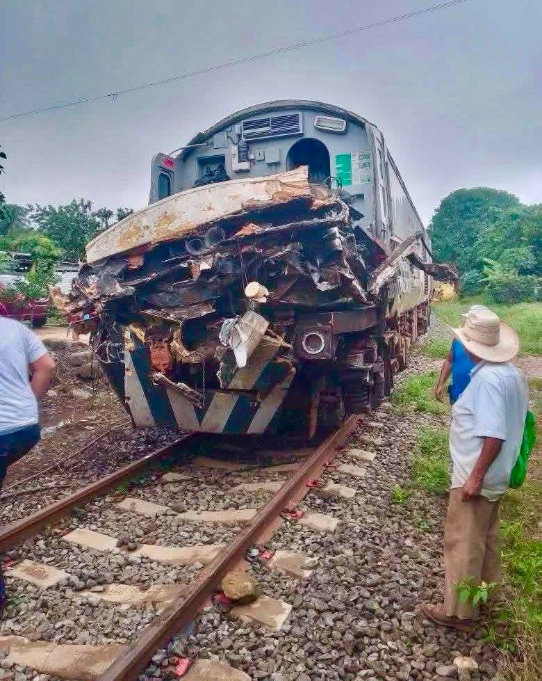 Choque de tren con tráiler activa plan de contingencia en Chiapas