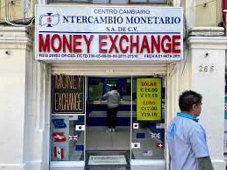 Crónica de una moneda volátil: ¿cómo le fue al peso mexicano durante 2024?