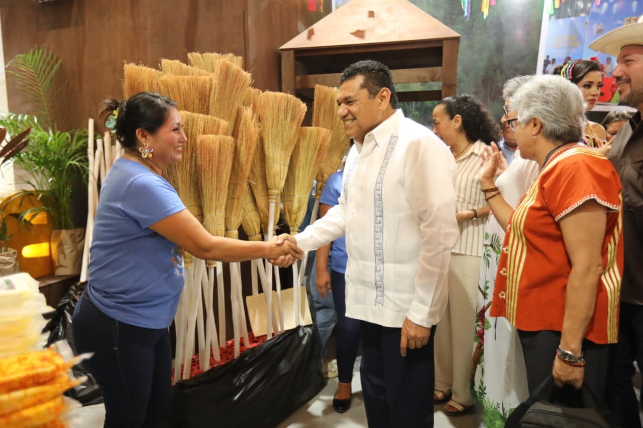 Tradición y emprendimiento se unen en los stands municipales