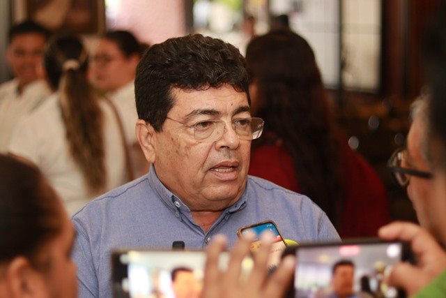 Empresarios respaldan trabajo de Javier May