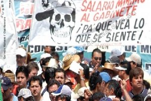 Con Calderón, salario  pierde la mitad de su valor