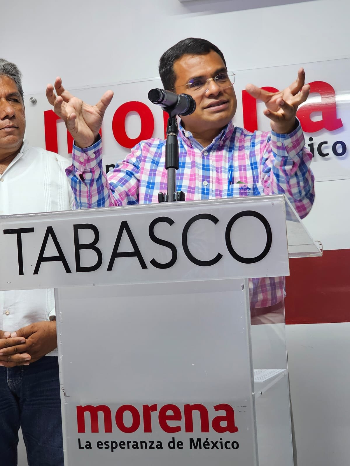 Morena: El 69% de ataques a Javier May son bots falsos