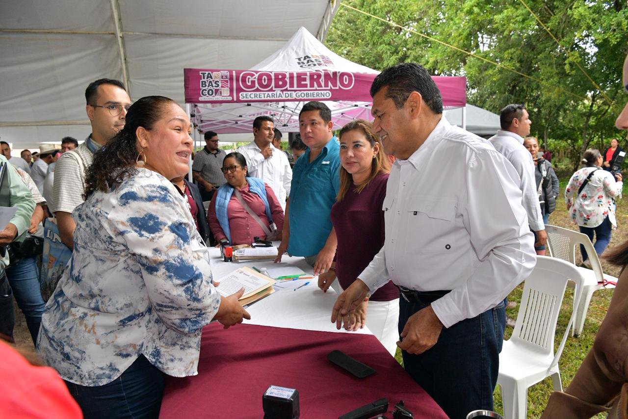 Ni el mal tiempo detiene al Gobierno del Pueblo llevando bienestar y desarrollo a territorio
