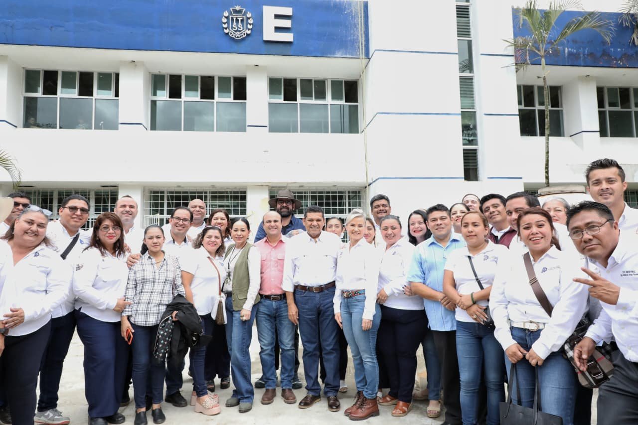 Conoce Javier May avances del mantenimiento del ITSRS, en Teapa