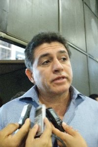 Consultará Nicolás León Cruz si  sustituirán a Cáceres de la Fuente