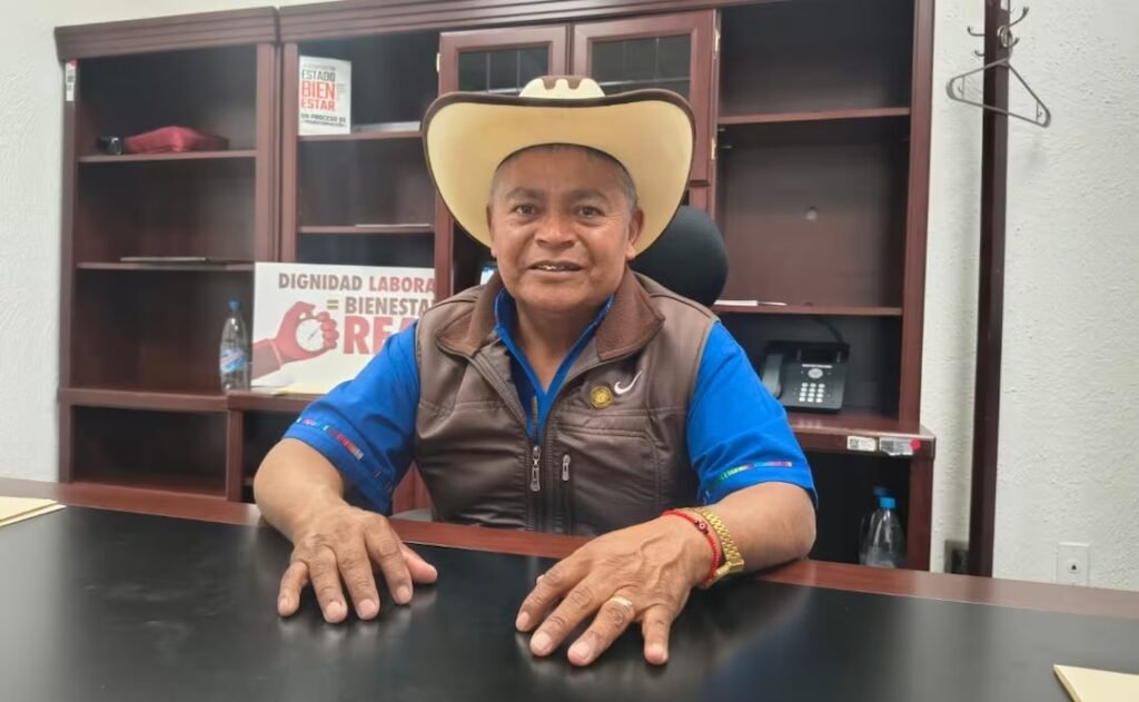Sergio Mayer cambia cerraduras antes de retomar curul