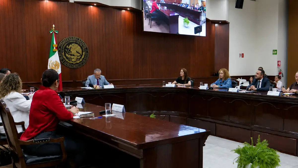 Congreso de Sinaloa aprueba licencia a Rocha; nombrarán interino