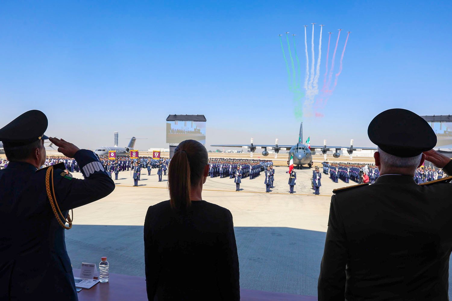 Sheinbaum reconoce labor de la Fuerza Aérea