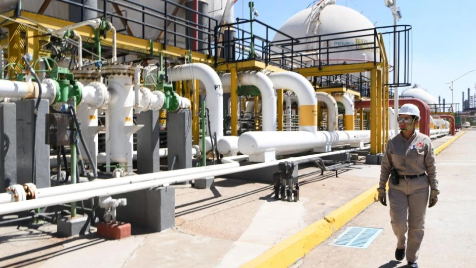 Pemex fortalece su posición financiera y operativa