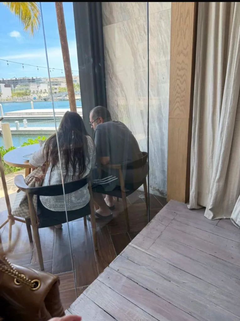 José Ramón López Beltrán niega depa de lujo en Cancún