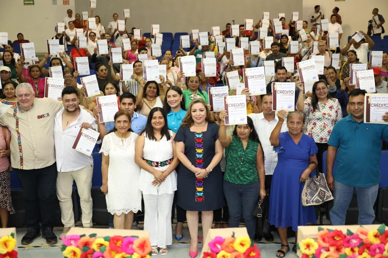Créditos del Gobierno del Pueblo impulsan a 243 artesanos tabasqueños