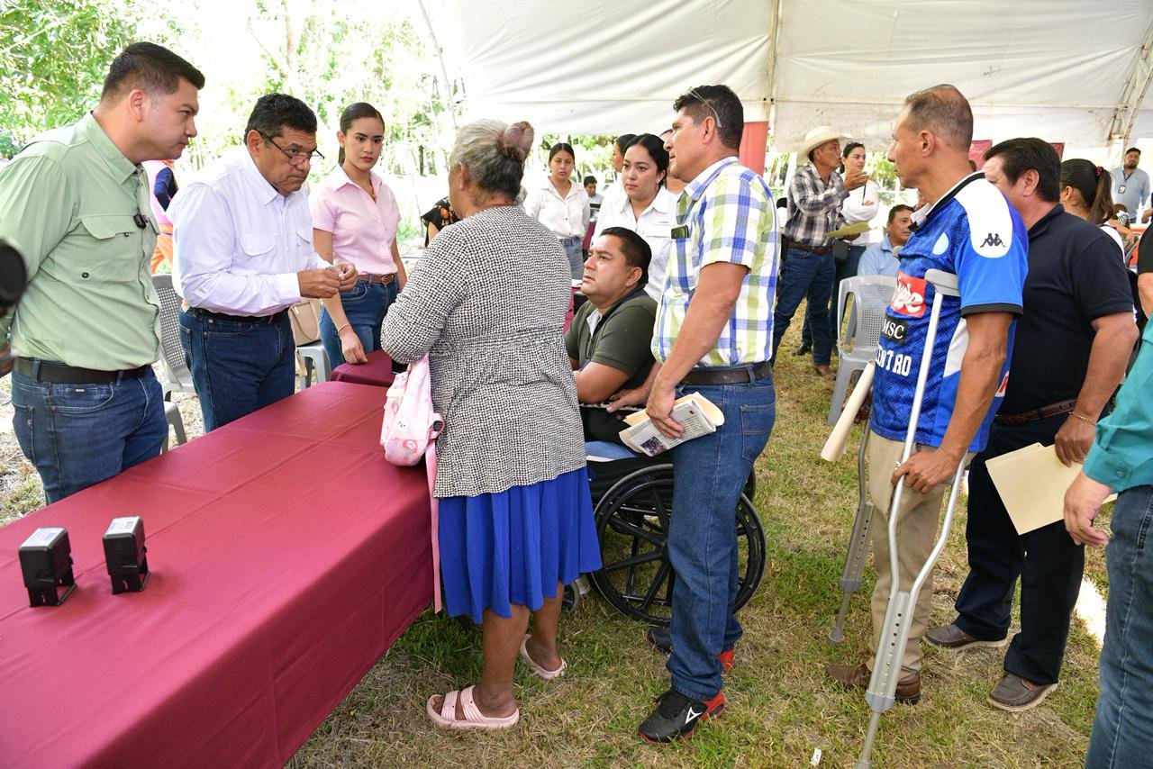 Reafirma May compromiso con los más necesitados