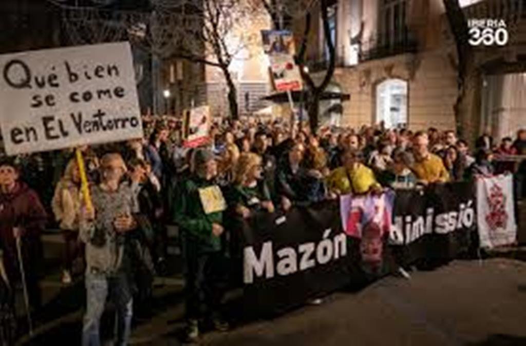 Protestan en España 80 mil afectados por inundaciones 