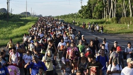 Avanza por sur de México otra caravana con 2.000 migrantes con rumbo a EE.UU.