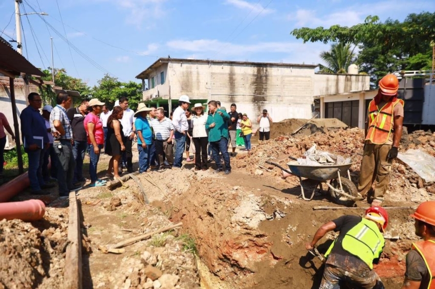 Cumple YOH con inicio de obras de agua potable y de drenaje