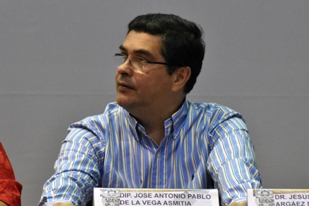 José Antonio De La Vega Asmitia:: Soy respetuoso de las decisiones  personales de todos los diputados