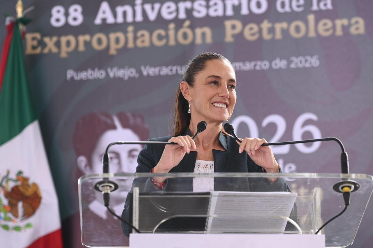 Sheinbaum pide a Pemex reubicar escuela cercana a refinería Olmeca