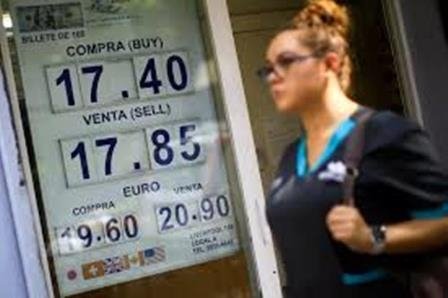 Peso mexicano finaliza el sexto mes con pérdidas: desciende 7.7% ante al dólar