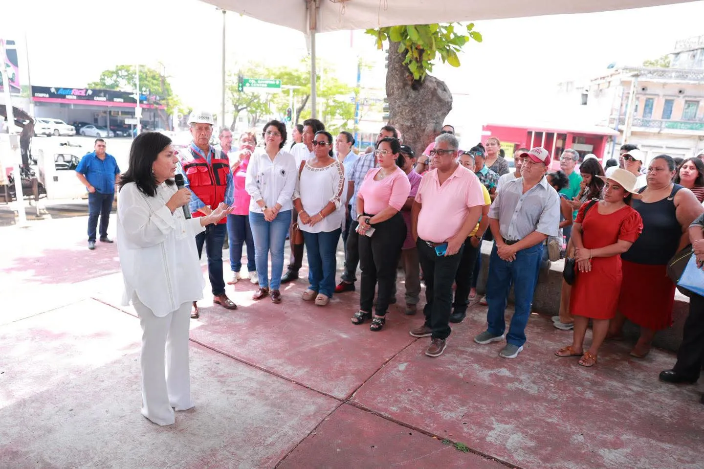 Inicia Yolanda Osuna rescate de luminarias en Paseo Tabasco y colonia Gil y Sáenz