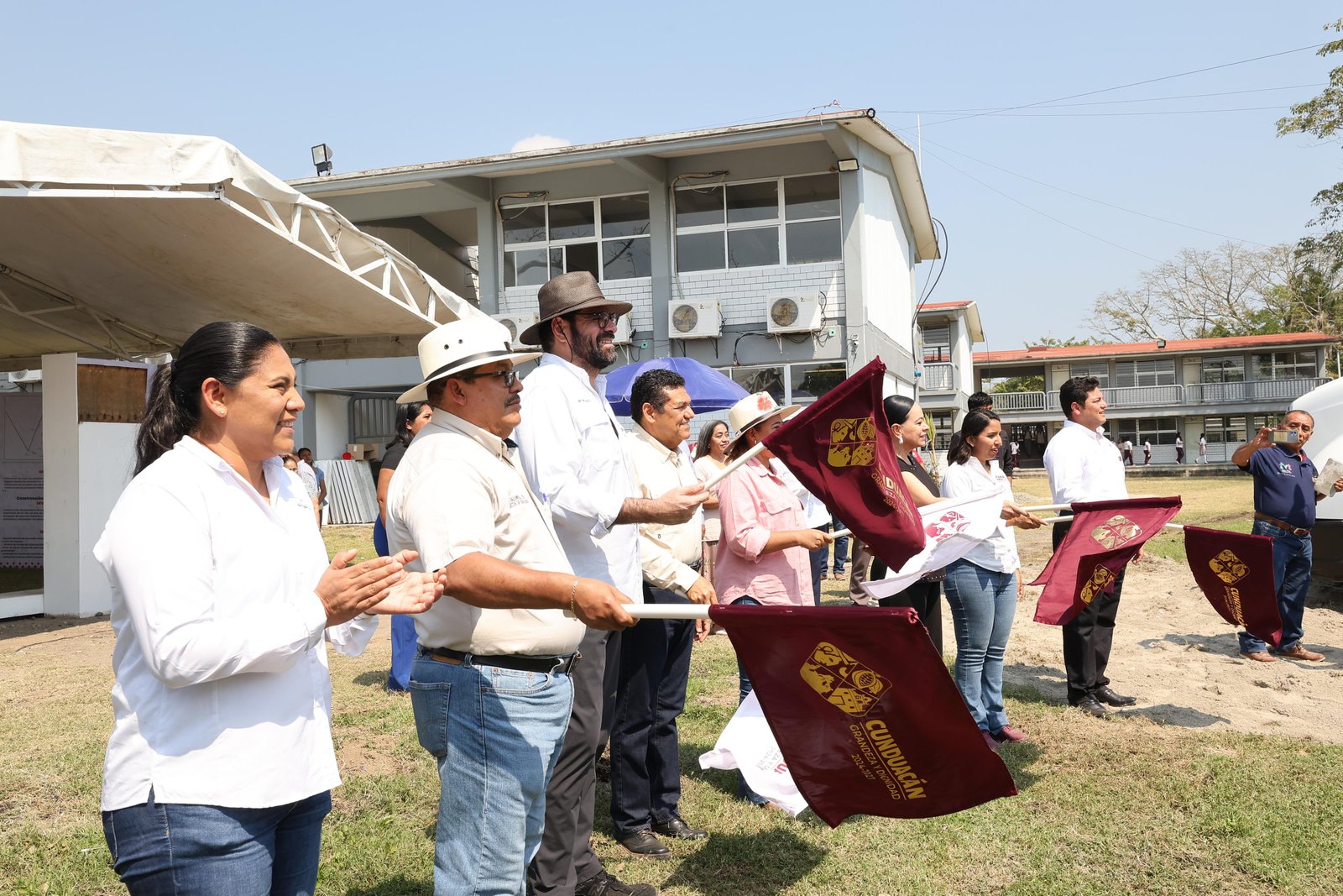 Javier May inicia obras educativas en Cunduacán y anuncia apoyo a estudiantes