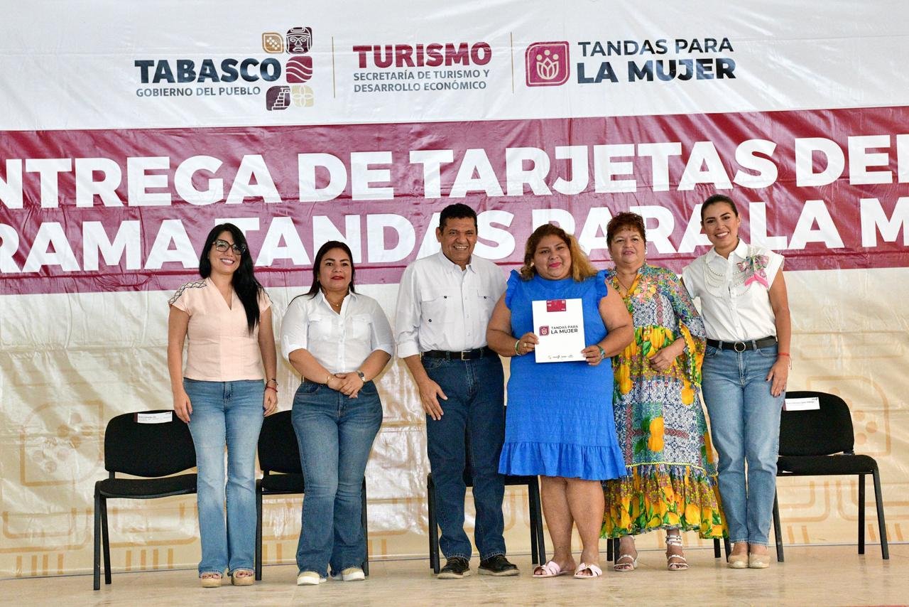 Entregan 800 apoyos de Tandas para la Mujer en Tenosique