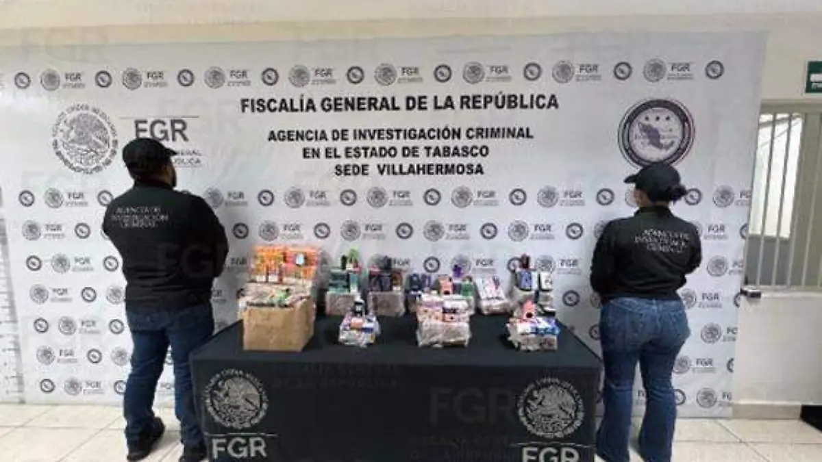 Aseguran 161 vapeadores en paquetería de Centro, Tabasco