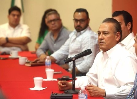 Fabio Beltrones rechaza cambios a estatutos del PRI para reelegir a “Alito”