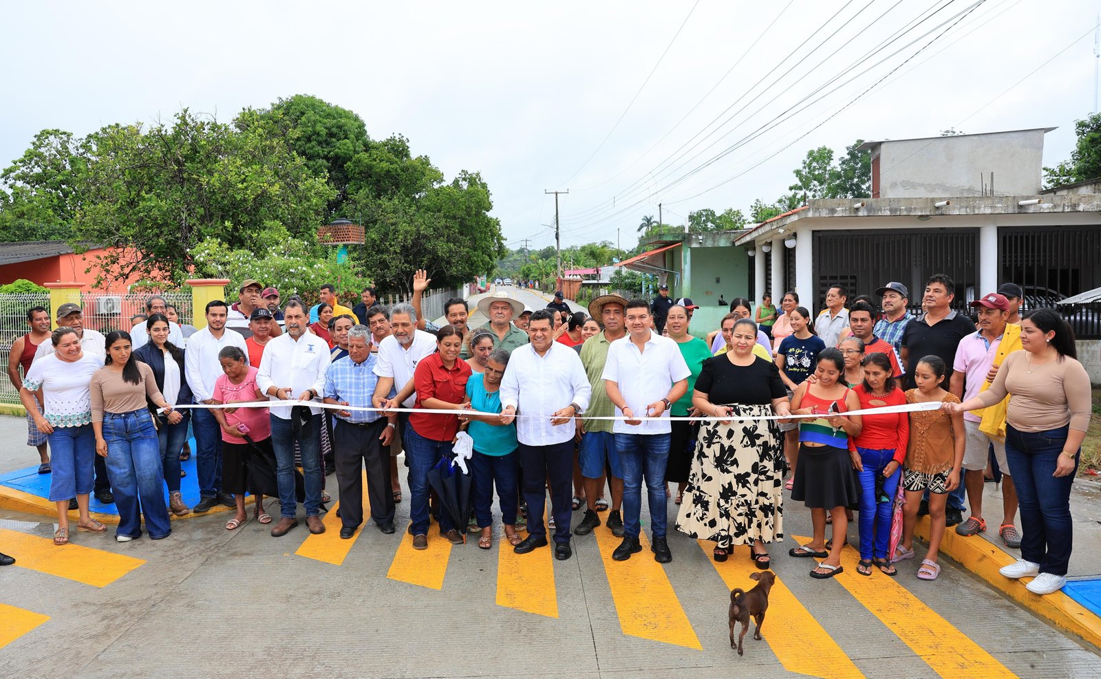 May inaugura pavimentación en ranchería Sur segunda de Comalcalco.