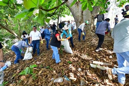 Hacen sinergia Gobierno del Pueblo y federación con Jornada de Limpieza de la Laguna de las Ilusiones