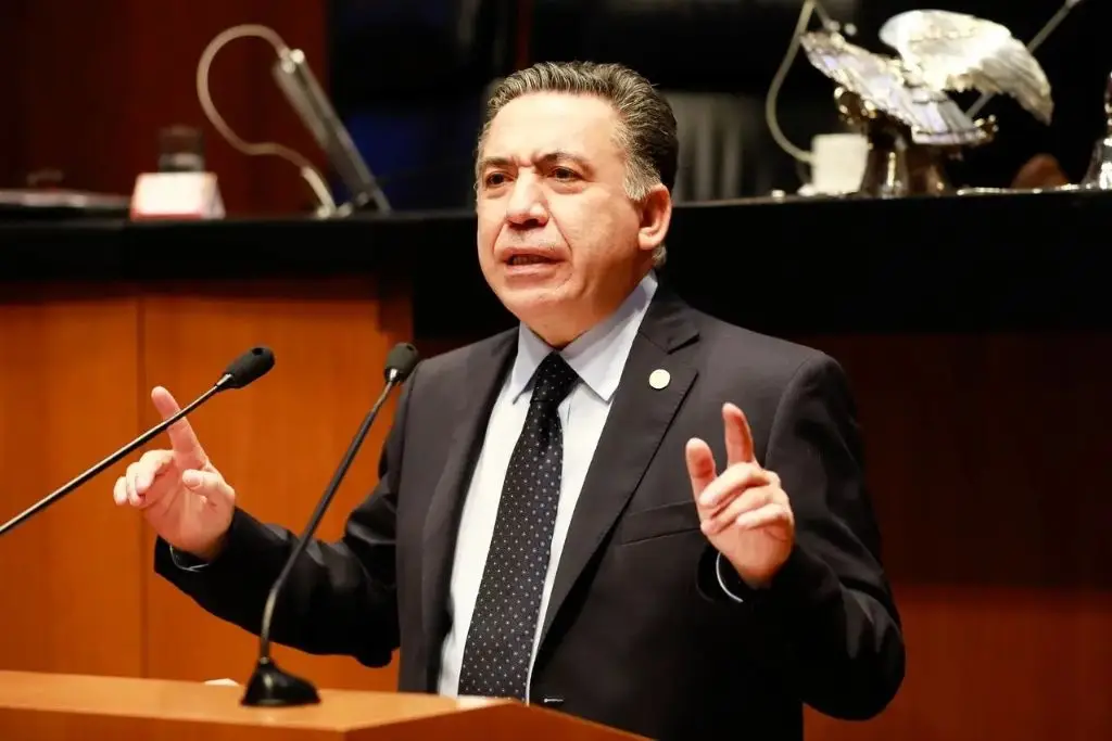 Inzunza deja bancada de Morena en el Senado y ejercerá como independiente