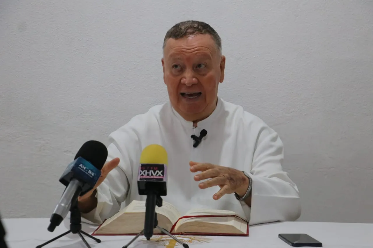 Iglesia exige disculpa a alcaldesa tras insultar a adulto mayor
