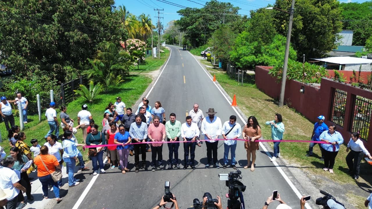 Javier May cumple: 28 km de vías rescatadas en Comalcalco