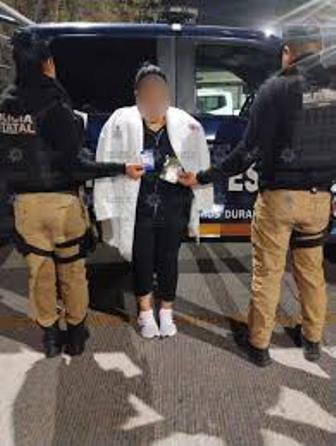 Fingía ser doctora para drogar y robar a personas en Durango; ya está detenida