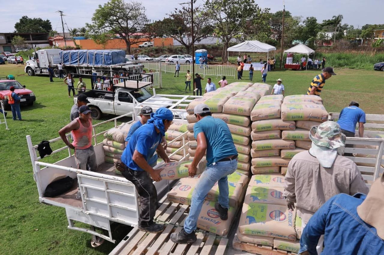 Impulsa Yolanda Osuna bienestar familiar con apoyos para mejora de viviendas