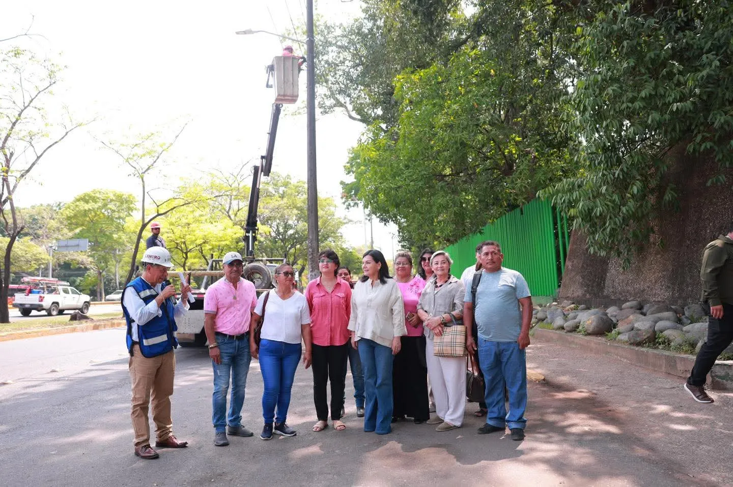 Rehabilitan alumbrado en Ruiz Cortines con 397 luminarias