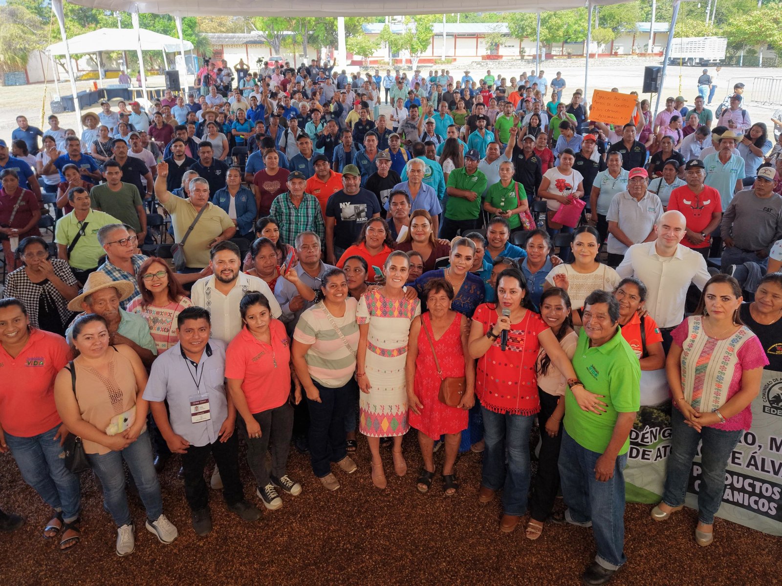 Sheinbaum impulsa producción de jamaica y café en Guerrero