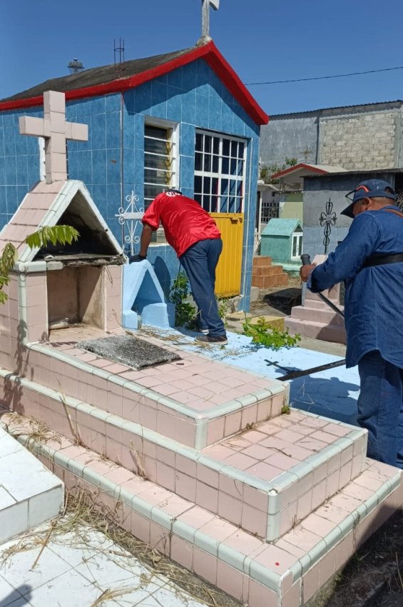 Realiza Tenosique limpia de panteones