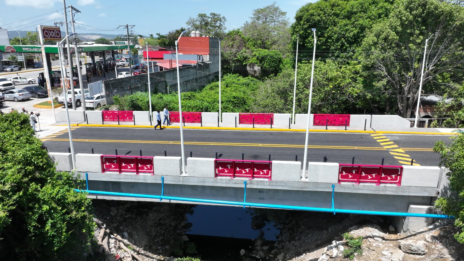 Javier May inaugura puente 'Guapinol' para seguridad de macuspanenses
