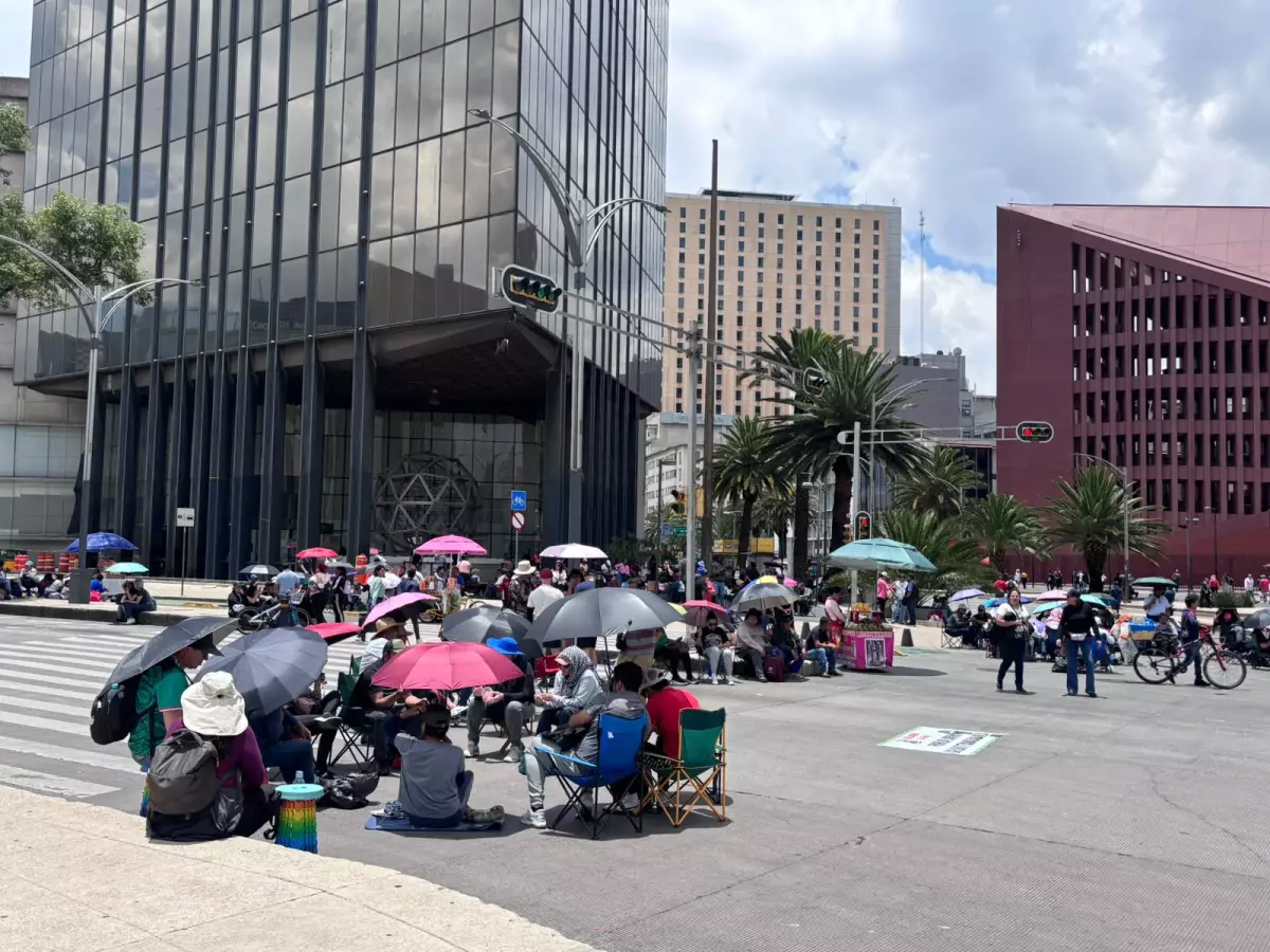 CNTE evalúa levantar plantón tras cancelación de diálogo