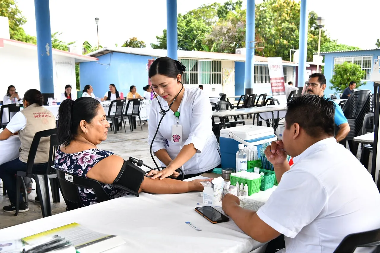 Hasta los "lomitos" se benefician con las Jornadas de Paz en Lagartera primera sección