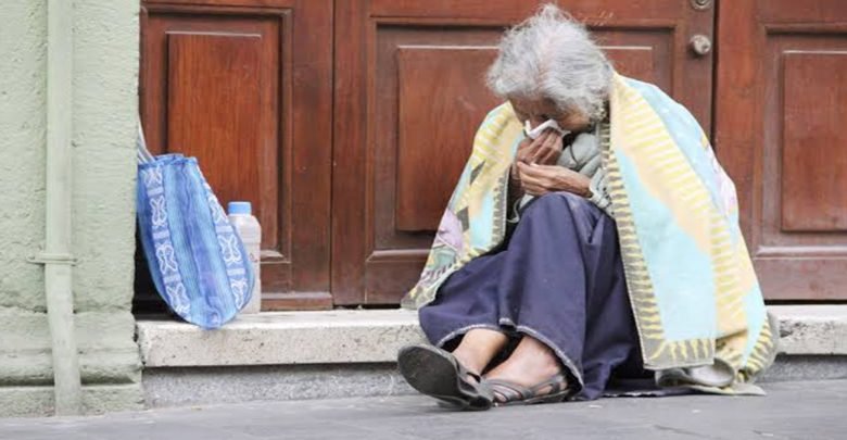 En México, las personas todavía tienen gestos de cariño hacia los mayores, pero también abundan el maltrato psicológico, la violencia física y verbal, así como el abandono disfrazado de indiferencia