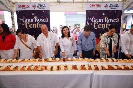 En la Zona Luz: Festeja YOH con ciudadanos partida de Rosca de Reyes 