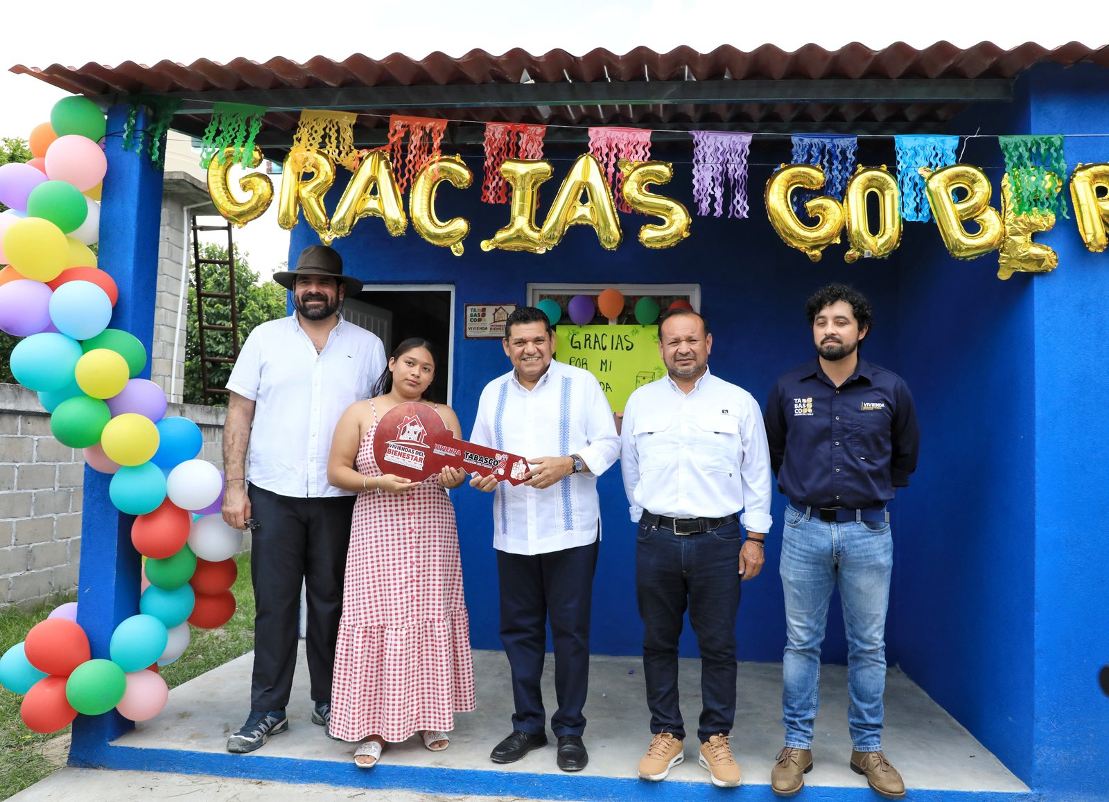Viviendas del Bienestar transforma vidas;Javier May entrega llaves de Cárdenas